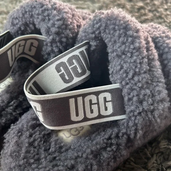 UGG Charcoal Fluffy Slippers 5/6 Shoe Sz - Picture 4 of 5